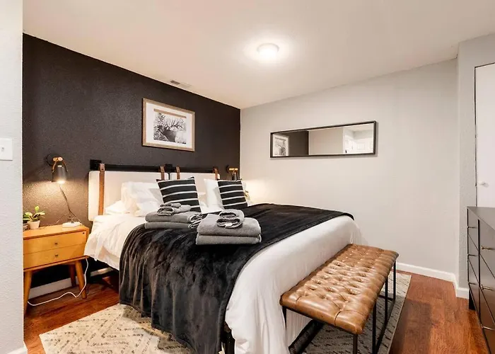 Adorable 2-Bedroom Modern Basement